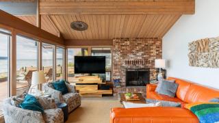 Oceanfront w Game Room Fire Pit Panoramic Views Angels Landing by AvantStay - 5