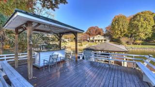 Lakefront Home Private Dock Tiki Bar Firepit Shore to Please by AvantStay - 6