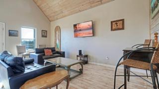 Bay Haven w Shared Boat Dock Waterfront Pool Big Trout by AvantStay - Padre Island - 4