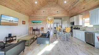 Bay Haven w Shared Boat Dock Waterfront Pool Big Trout by AvantStay - Padre Island - 1