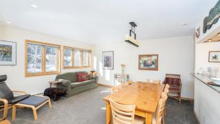 Lulu City 4B by AvantStay Beautiful Condo 100 yards from Lift 7 Permit :3639 - 8