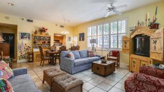 Trumans Hideaway by AvantStay Great Location w Patio Outdoor Dining BBQ Shared Pool Week Long Stays - 7