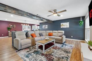 DFW Mid-Cities Oasis with Pool, Hot Tub and Fire Pit - 9