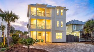 Sleeps 20! Walk to Beach, Pool Hot Tub, GameRoom Arcade Four Suns by AvantStay - 9