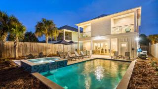Sleeps 20! Walk to Beach, Pool Hot Tub, GameRoom Arcade Four Suns by AvantStay - 5