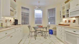 Amelia Home by AvantStay In Historic Old Town w Pool - 4