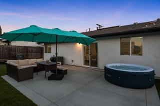 Entire Private 4BR-2Bth, Hot Tub, King Bed, Garage, Gated Backyard, Available Now - 8