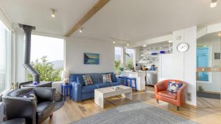 Blue Horizon by AvantStay Panoramic Views of the Ocean w Entertainers Patio - 4