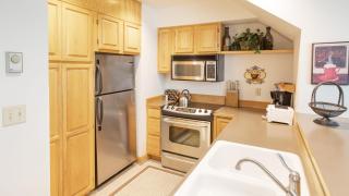 Cimarron Lodge 7 by AvantStay Ski-InSki-Out Property in Complex w Two Hot Tubs - 4