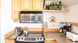 Cimarron Lodge 7 by AvantStay Ski-InSki-Out Property in Complex w Two Hot Tubs - 3