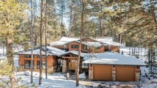 Base Camp by AvantStay Magical Cabin w Sauna Hot Tub Close to Snow Golf - 9