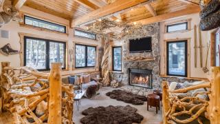 Base Camp by AvantStay Magical Cabin w Sauna Hot Tub Close to Snow Golf - 8