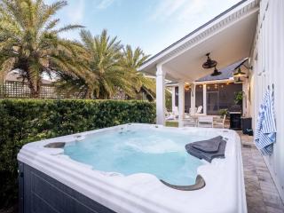 Walk To Vilano Beach! HotTub•Golf Sim•Screen Lanai - 9