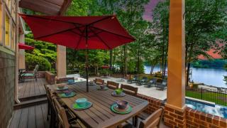 Boathouse Cove by AvantStay Pool Swim Dock Hot Tub - 3