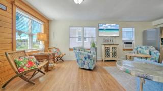 Rock the Boat by AvantStay 5 Blocks to Beach - 3