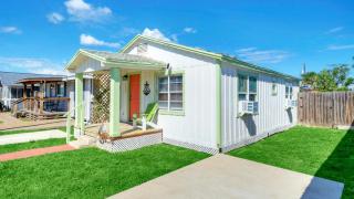 Rock the Boat by AvantStay 5 Blocks to Beach - 9