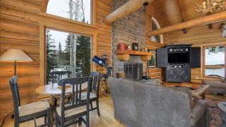 Snowdrift Cabin by AvantStay Breathtaking Home w Prime Ski Access - 3