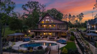 Black Bear Lodge by AvantStay Lakefront Dock Pool Theater Sleeps 20 - 2