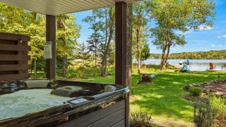 Lake Daze by AvantStay Lakefront w Modern Interior Enclosed Porch Hot Tub - 3