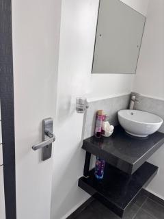 Toshika Homes - Your Home Away from Home 2bedroom - 4