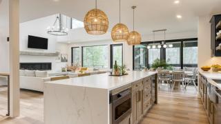 Forget-Me-Not by AvantStay Bold Lakefront Escape - 6