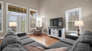 Sleeps 22 Lakefront w Private Dock Pool 2 Houses Lake Living by AvantStay - 6