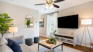 Silver Maple by AvantStay Modern Stylish Haven - 7