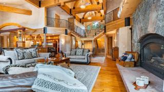 Cherry Ridge by AvantStay Incredible Mountain Mansion w Game Room Hot Tub Views - 3