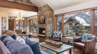 Ghostriders 11 by AvantStay Top Floor Condo w Large Patio Mountain Views - 0