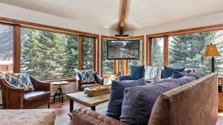 Ghostriders 11 by AvantStay Top Floor Condo w Large Patio Mountain Views - 3