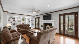 Porch Paradise by AvantStay New Pool Firepit - 7
