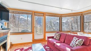 Plunge A by AvantStay Stunning Views A Block From Lift 7 - 8