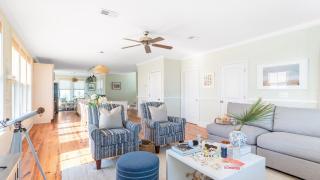 Sea Shell by AvantStay Breezy Beachside Getaway w Rooftop Deck 6 BRs - 6