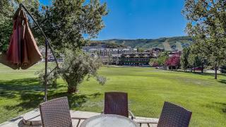 Park Ave Getaway by AvantStay Cozy Cottage Close to Main Street Town Ski Lift - 8