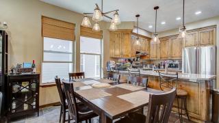 Park Ave Getaway by AvantStay Cozy Cottage Close to Main Street Town Ski Lift - 1