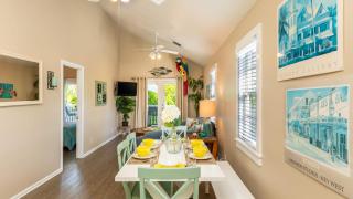 Parrot Perch by AvantStay Old Town Key West w Shared Pool Week Long Stays Only - 2