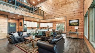 Smoky Horizon by AvantStay Game Room Movie Theater Deck w Hot Tub Views - 1