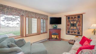 Etta Place Too 103 by AvantStay Close to Town The Slopes In Complex w Communal Pool Hot Tub - 8