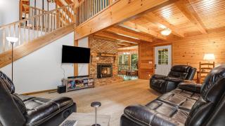 Twin Creeks Lodge by AvantStay 33 Acre Retreat - 6
