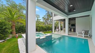 30A Serenity Skies by AvantStay Sleeps 19 Pool Golf Cart - 0