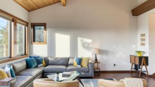 Half Block to Beach w Oceanview Patio Balcony The Shore Pine by AvantStay - 2