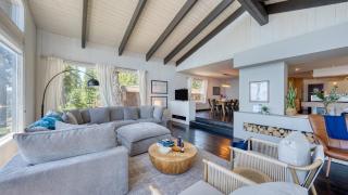 Lakeview by AvantStay Private Waterfront Cabin on Lake Tahoe w Hot Tub Views - 1