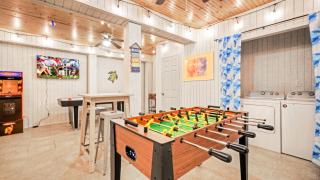 Dapper Dolphin by AvantStay Pool Game Room - 8