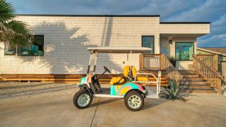 Modern Design 3 Mins to the Beach Boat Parking The Beach Box by AvantStay - 8
