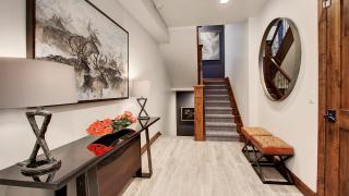 Main Street Escape by AvantStay Stunning Home right off Main Street w Hot Tub Large Deck - 5