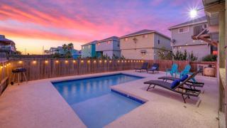 Private Pool Game Room Patio Near the Beach Palm House by AvantStay - 6