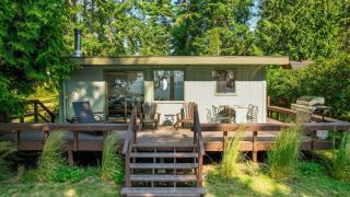 Mutiny Bay Waterfront Cabin by AvantStay Views - 7