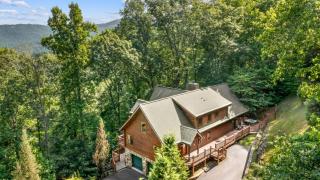 Leyland by AvantStay Cabin Mansion w Views - 3