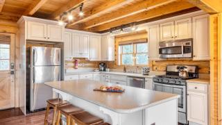 Leyland by AvantStay Cabin Mansion w Views - 2