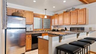 Riverside Condos A102 by AvantStay Condo Close To Downtown Town Park Ski Lift 8 - 1